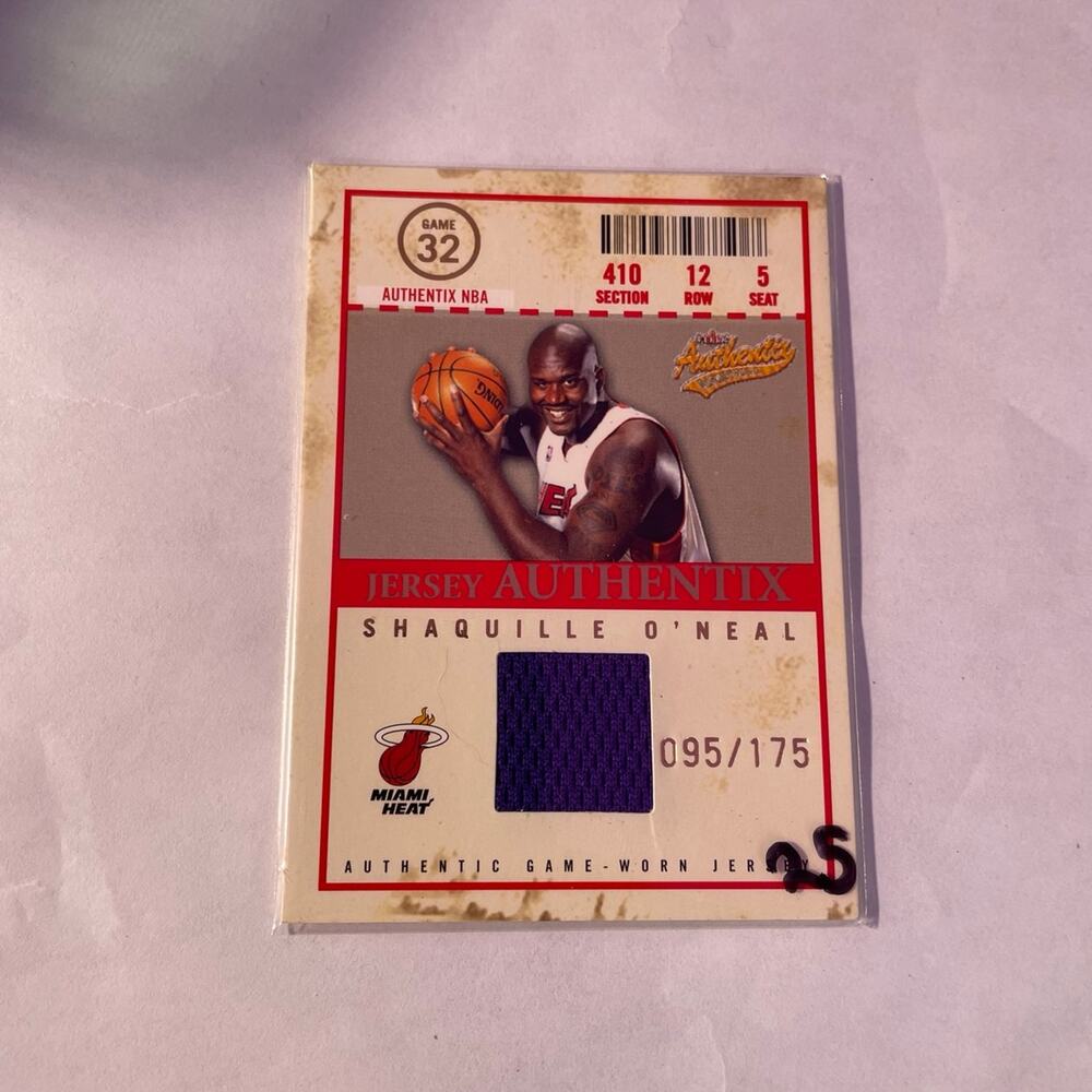 04-05 fleer jersey authentix Shaquille oneal basketball sports card